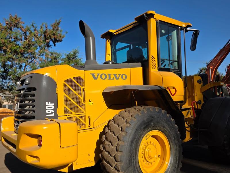 Volvo L90F 2022 — Pás Carregadeiras