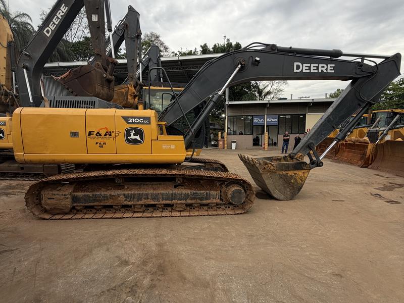 John Deere 210G 2022 — Escavadeiras