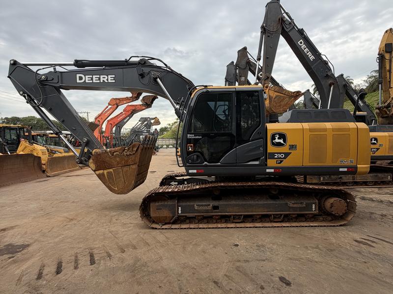 John Deere 210P 2024 — Escavadeiras